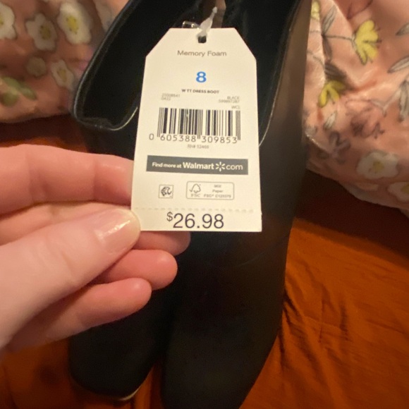 NWT Time and Tru woman’s size 8 heeled boots - Picture 4 of 6